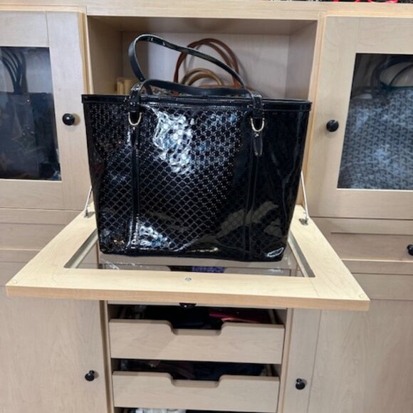 Share Show With @blockhart925 on 10-25 at 3:00 Ca Time GUCCI Bags GIVEEYY - Picture 2 of 13